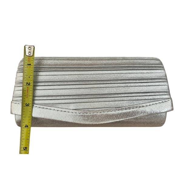 Generic Handbags - Darling Metallic Silver Evening Purse